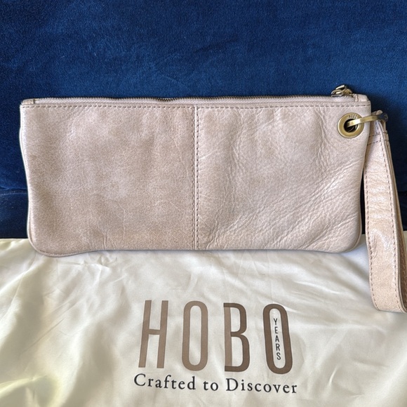 Hobo Offwhite Wristlet with Dragon Embroidery - Picture 2 of 5
